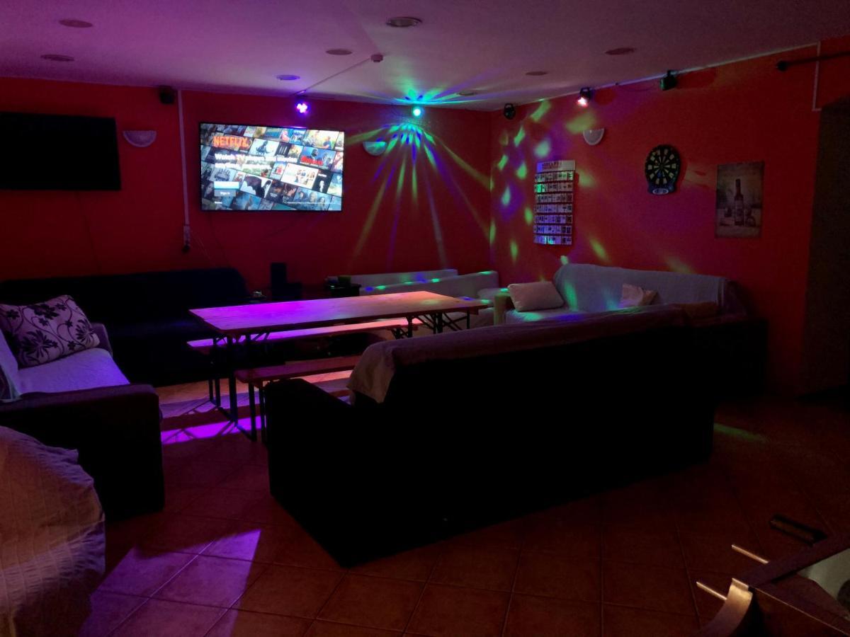 Whole Basement Former Pub3 For Bachelor / Bachelorette Party Budapest Exterior photo
