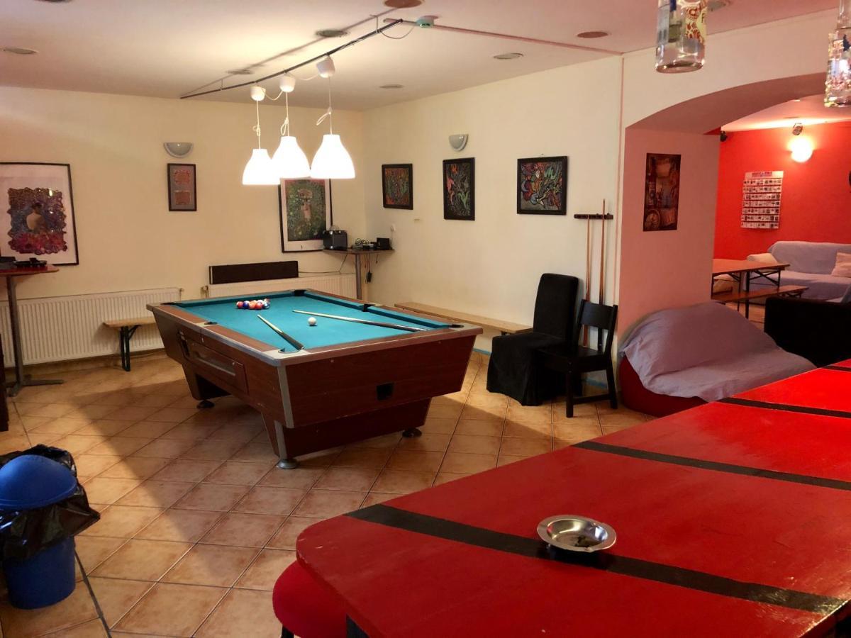Whole Basement Former Pub3 For Bachelor / Bachelorette Party Budapest Exterior photo